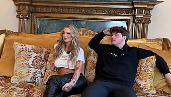 Influencerove Veľké Tetovania Poskakujú Pri Verejnom Sexe.