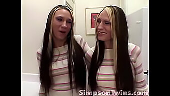 Sempson Twins Si Masturba E Si Sfrega Sensualmente In Cucina!