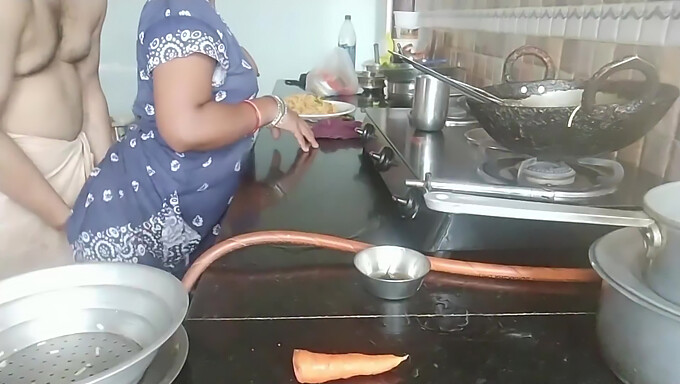 La Milf India Savita Bhabi Se Enfrenta A Una Gran Polla En Un Caliente Video Casero