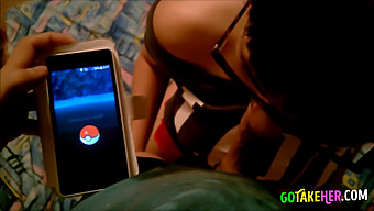 Impresionantes Habilidades Orales De La Adolescente En Video De Pokémon Go