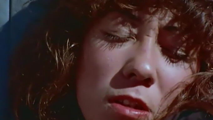 Sharon Thorpe In Klassieke Grindhouse-Film Uit 1974 "The Venus Trap"