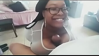 Gros Seins, Branlette Espagnole Et Éjaculation Dans Une Vidéo Hd