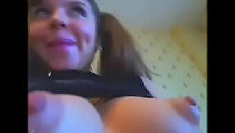 Verehre Diese Straffen Nippel In Diesem Erregenden Video