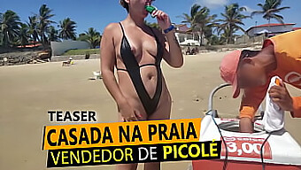 Soția Blondă În Bikini Tanga Își Arată Corpul Pe Plajă În Brazilia