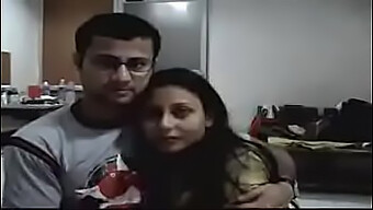 Momento Íntimo De Una Pareja India Amateur Capturado En Cámara