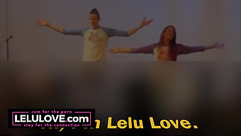 情侣在第一次非成人现场表演中捕捉到的亲密时刻 - Lelu Love